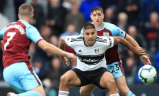 包含托特纳姆热刺主场战胜伯恩利，稳步前进积分榜的词条