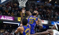 NBA季后赛焦点对决再次上演，悬念迭起