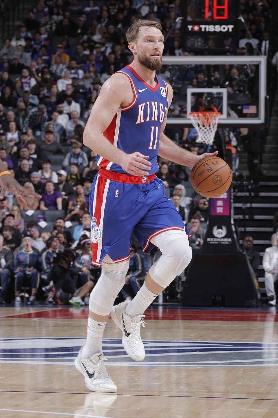 包含开拓者主场惨败马刺，遭遇两连败的词条