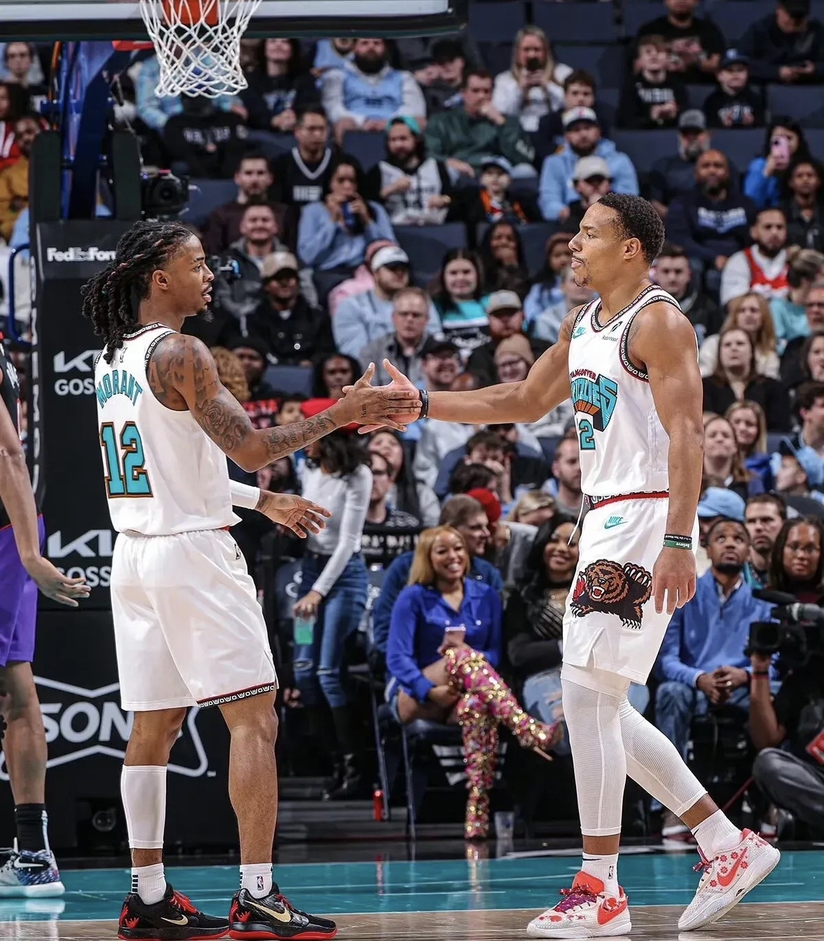 灰熊客场击败猛龙,结束连败 灰熊客场击败猛龙,结束连败