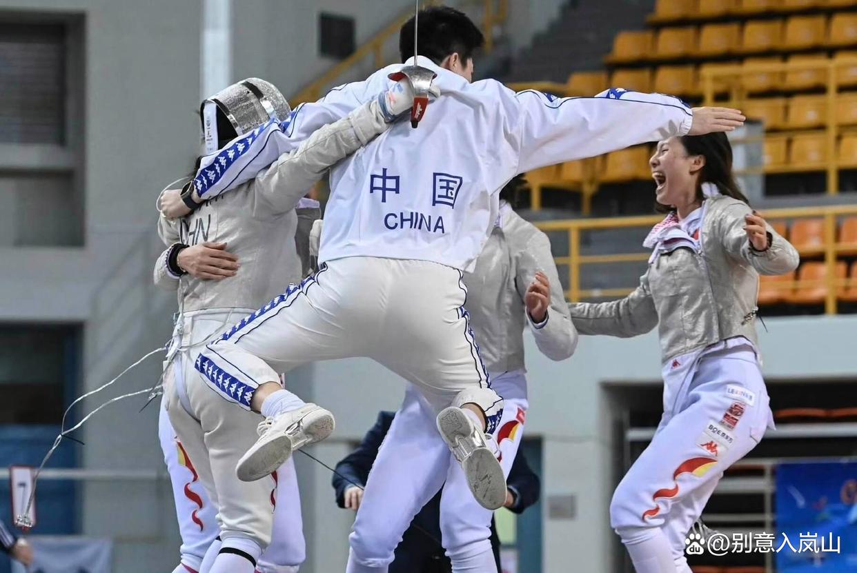 冠军队伍战胜劲旅，为球迷带来惊喜的简单介绍