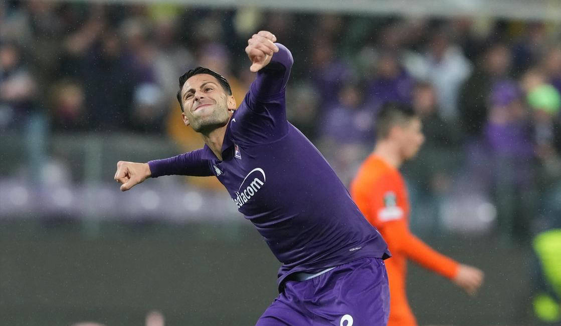 包含佛罗伦萨主帅赞扬球队表现：前景光明的词条