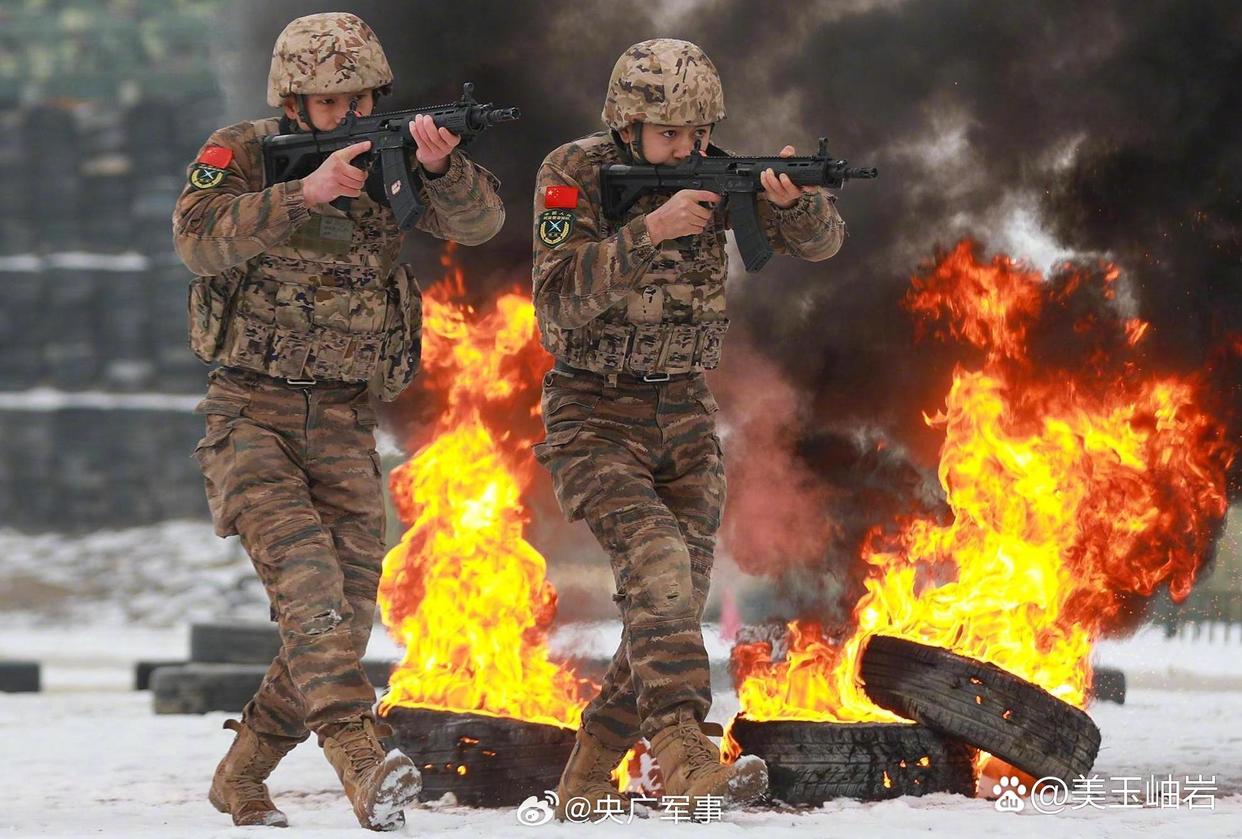 重要比赛临近，球员们进行战术训练备战