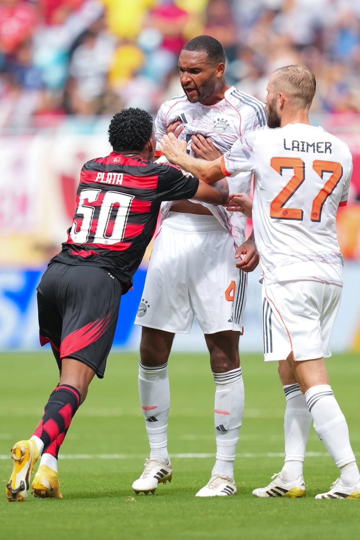 包含拜仁慕尼黑着眼晋级，欧冠赛况于今敲警钟的词条