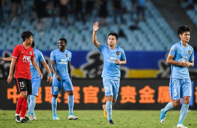 谁能笑到最后,体育赛场上悬念迭起 谁能笑到最后,体育赛场上悬念迭起