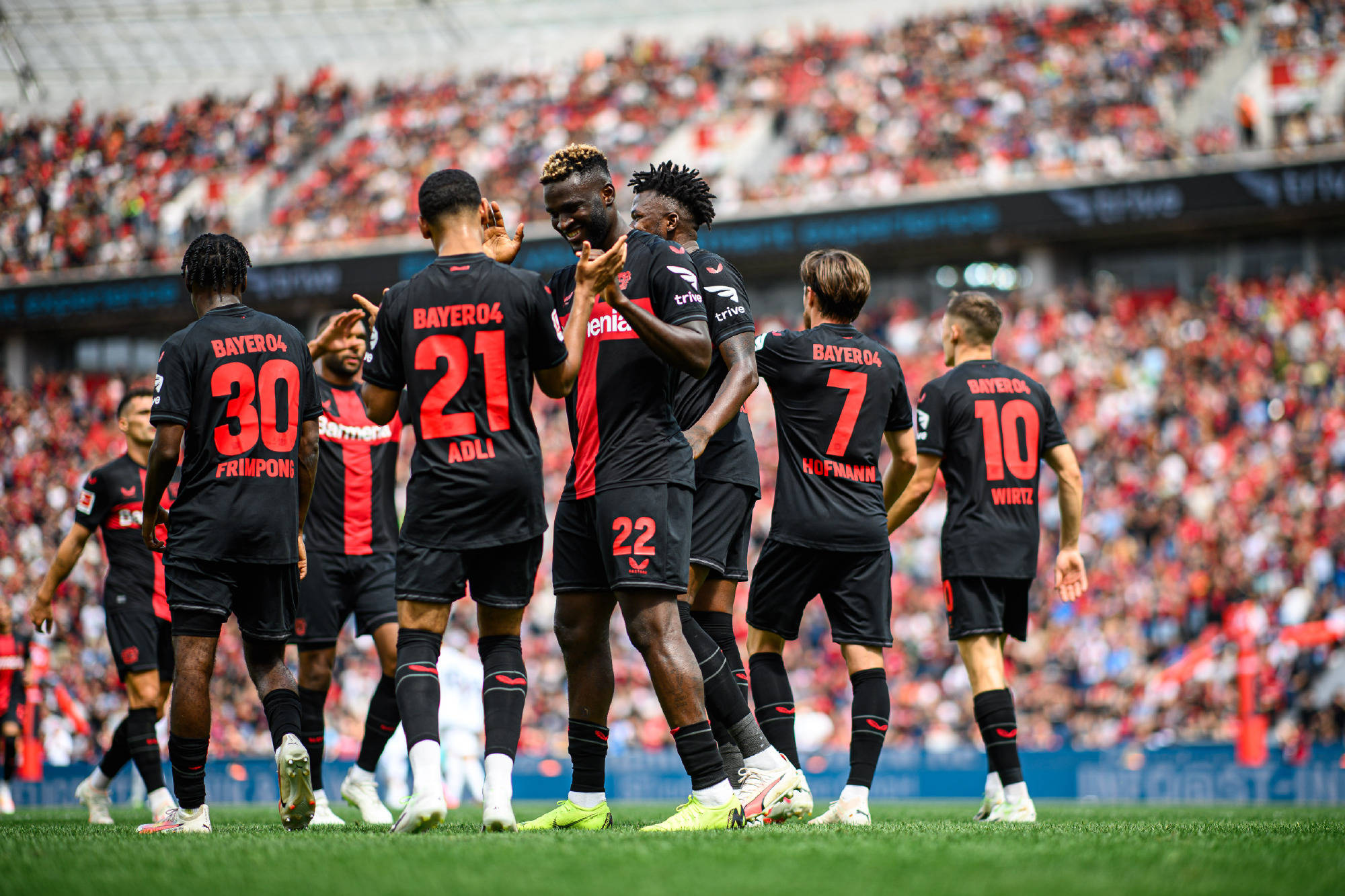 欧洲足球向上强势热衷，球队集体发力