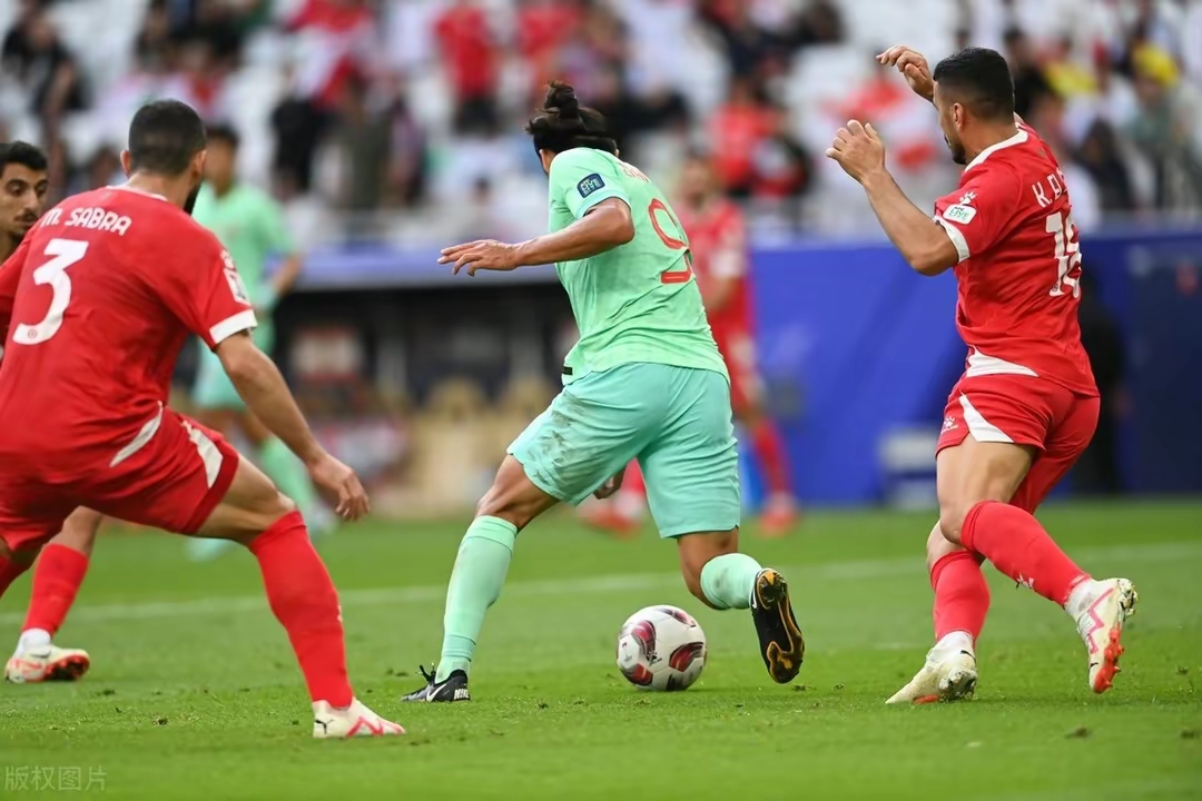 包含卡塔尔球队在赛场上一路颠簸,终获胜利的词条 包含卡塔尔球队在赛场上一路颠簸,终获胜利的词条